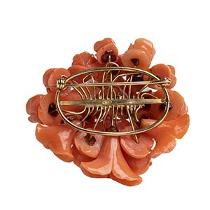 Yellow gold brooch with carved ... 