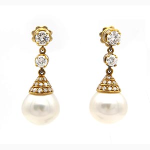 Diamonds and pearls drop earrings ; ; 18k ... 