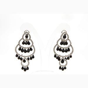 Onix drop earrings; ; 18k white gold, with ... 