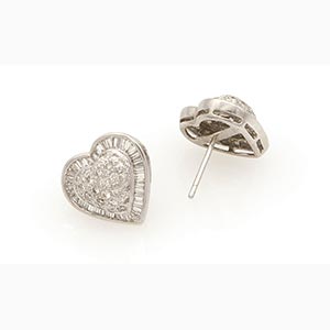 Diamonds earrings; ; 18k white gold heart ... 