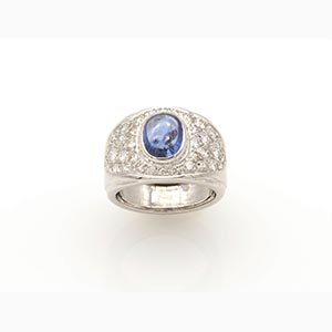 Diamonds and sapphire ring; ; 18k white ... 