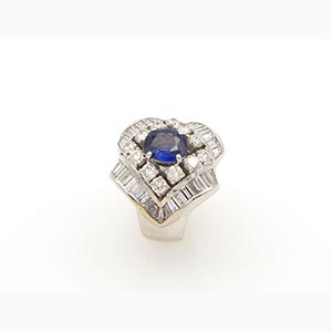 Sapphire and diamonds band ring; ; 18k white ... 