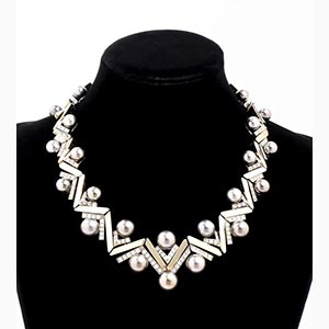 Tahitian pearls and diamonds neklace ; ; 18k ... 