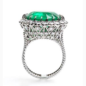 Anello smeraldo e diamanti ; ; in ... 