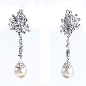 Diamonds earrings; ; elegant 18k white gold ... 
