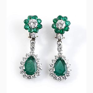 Diamonds and emeralds drop earrings ; ; 18K ... 