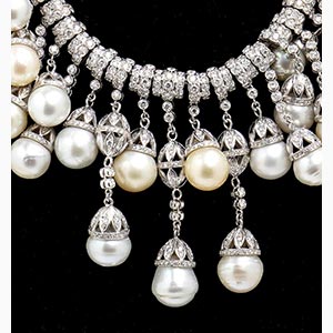 Diamond and pearls neklace; ; 18k ... 