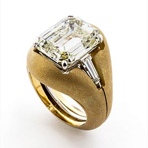 Anello con diamanti; ; realizzato in oro ... 