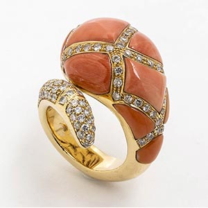 Cerasuolo coral and diamonds ring; ; 18k ... 