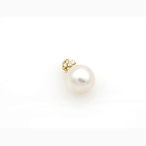 Australian pearls and diamonds pendant ; ; ... 