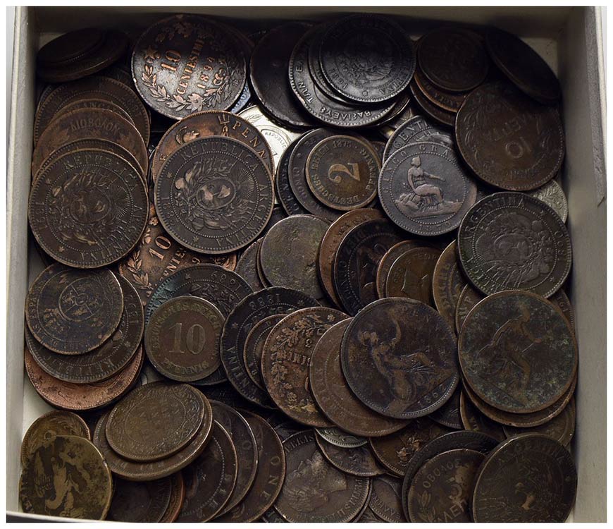 Estere - Lotto di circa 150 monete ... 