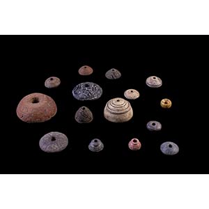 COLLECTION OF 14 PRECOLUMBIAN SPINDLES1000 - ... 