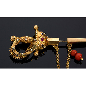 A Vintage 18K gold Sword brooch; ; ... 