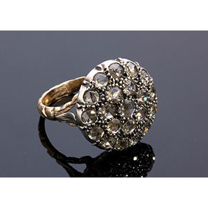 12K gold, silver and diamonds ring; ; a ... 