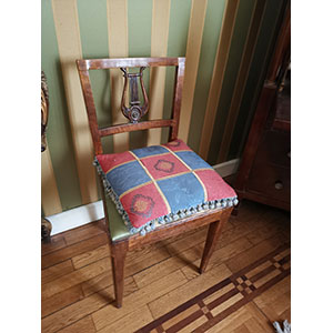 Pair of chairs walnut, rectangular back with ... 