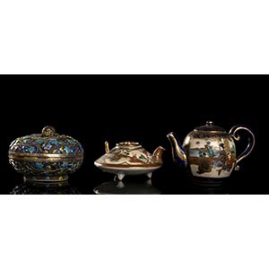 TWO SATSUMA CERAMIC SMALL TEAPOTS AND AN ... 