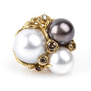 Gold, pearls and diamonds ring
18k ... 