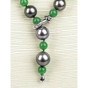 Chrysoprase, Tahitian pearls and ... 