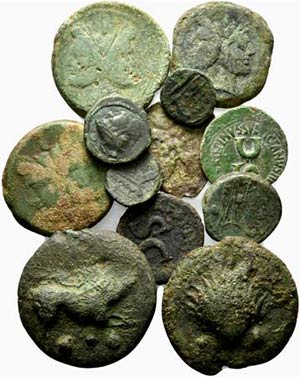 Lot of 12 Roman Republican Æ coins, to be ... 