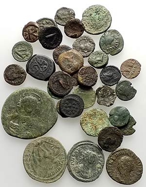 Lot of 33 Roman and Byzantine Æ coins, to ... 