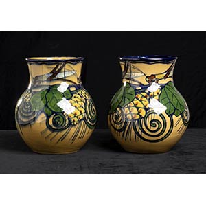 Roman secessionPair of ceramic vases painted ... 