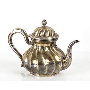800/1000 Silver teapot - Italy, XX ... 