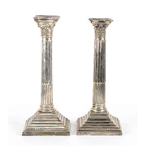 Pair of English silver plated candlesticks - ... 