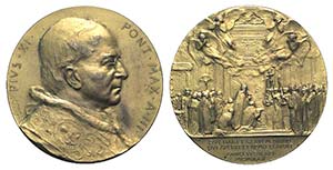 Papal, Pio XI (1922-1939). Gilt Æ Medal ... 