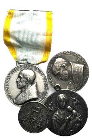 Papal, Pio XII (1939-1958). Lot of 4 Medals ... 