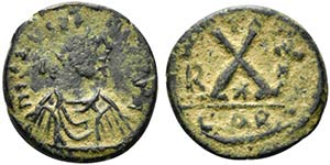 Justin II (565-578). Æ 10 Nummi (18mm, ... 
