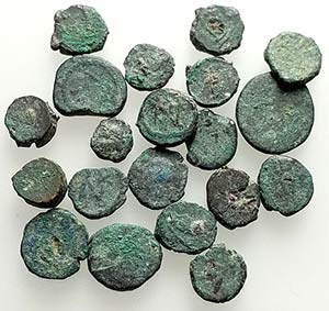 Lot of 21 Late Roman Imperial Æ coins, to ... 