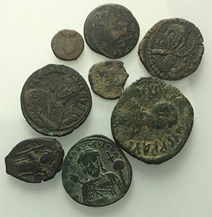 Lot of 8 Byzantine Æ coins, to be catalog. ... 