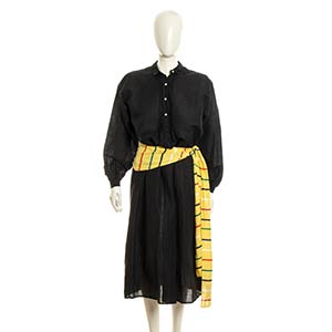 COMPLICELINEN DRESS1977 caBlack linen dress, ... 