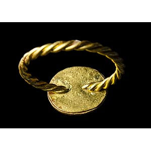 A lombardic gold ring set with a ... 