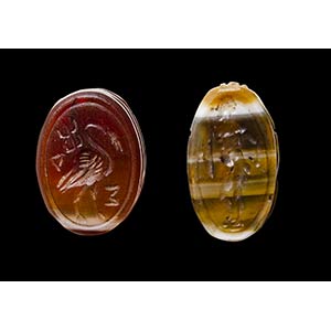 A lot of 2 agate scarabs. 2nd century B.C. - ... 