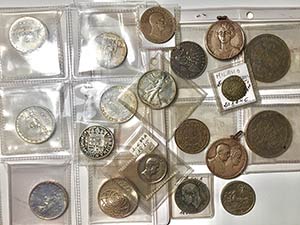 Lotto di 17 monete + 2 medaglie Savoia in ... 
