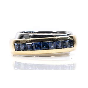 Gold and sapphires ring, mark of ... 