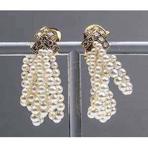 Gold, diamonds and pearls earrings, mark of ... 