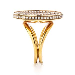 Gold and diamonds ring - mark of ... 