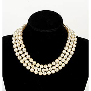 Pearls, gold and diamonds necklace3 strands ... 