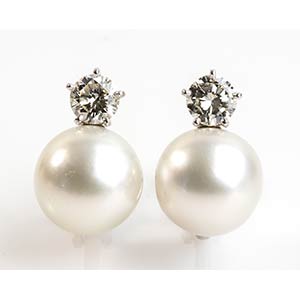 Pearls and diamonds earrings18k white, with ... 