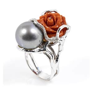 Pearl and Mediterranean coral gold ring
18k ... 