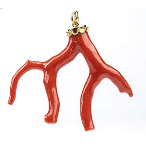Gold and Mediterranean coral horn pendant18k ... 
