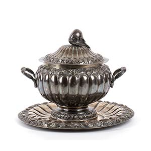 Italian silver soup tureen with stand - ... 