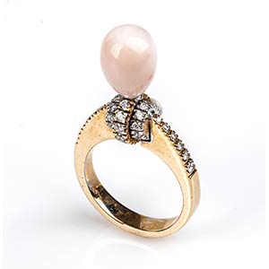 Gold, pink coral and diamonds ring18k white ... 