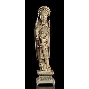 AN IVORY FIGURE OF A DIGNITARY 
China, ... 