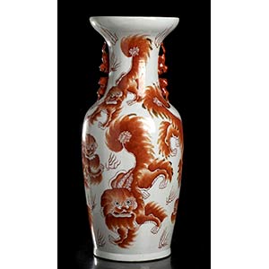 A LARGE IRON RED DECORATED PORCELAIN ... 