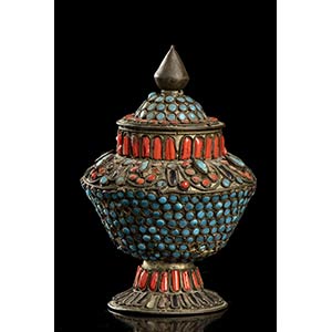 AN INLAID METAL VASE AND LID 
Nepal, 20th ... 