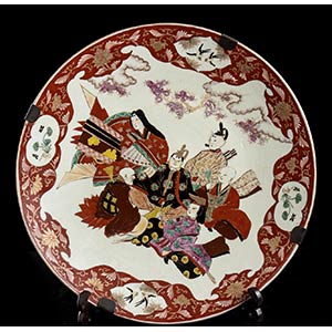 A LARGE POLYCHROME PORCELAIN DISH WITH THE ... 