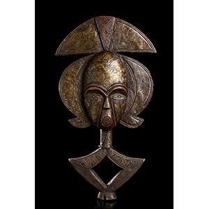 A WOOD, BRASS AND COPPER RELIQUARY,  MBULU ... 